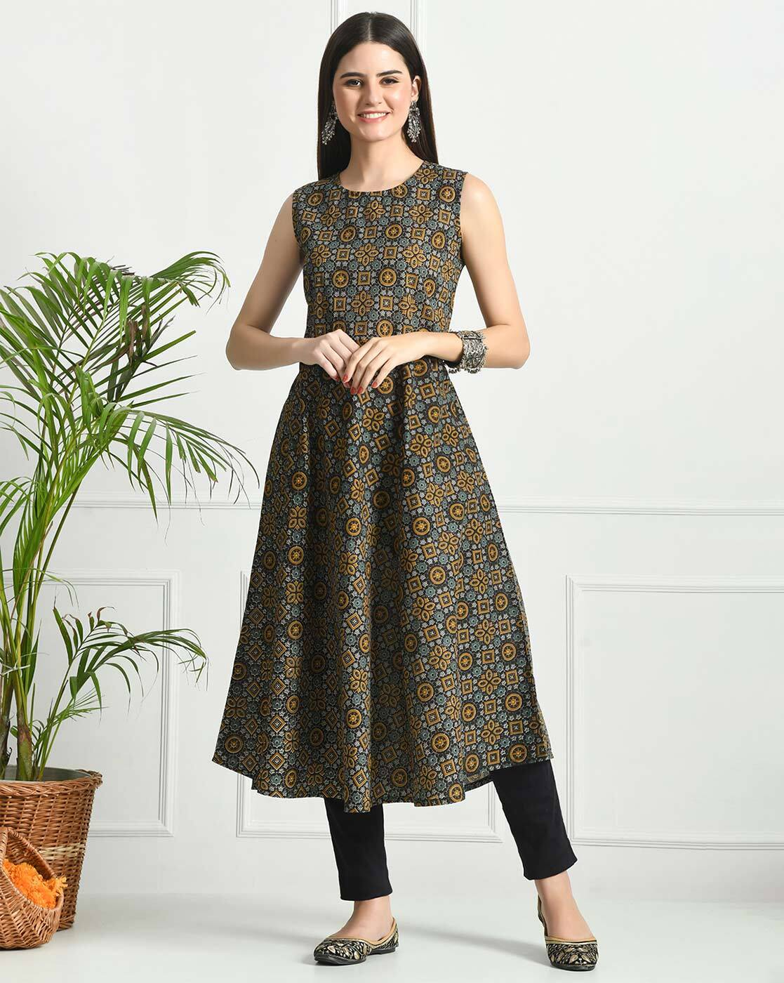 LIVING ROOTS Pure Cotton Ethenic Casual Short Staright Kurti for Girls/Women 3/4 Sleeve (6490)