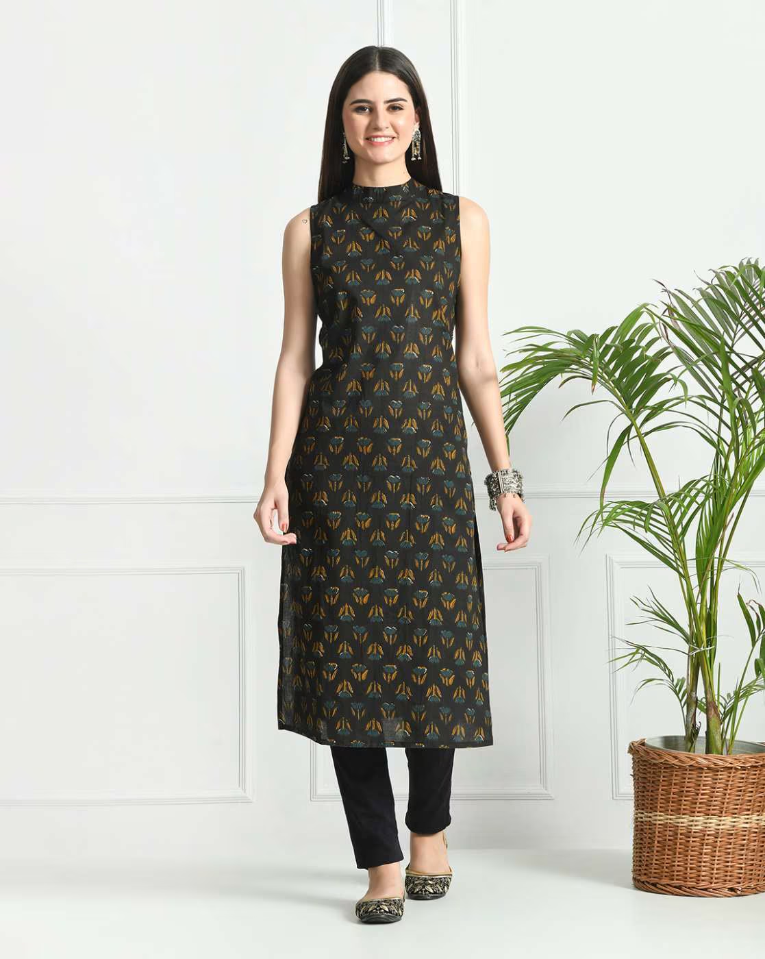 LIVING ROOTS Pure Cotton Ethenic Casual Short Staright Kurti for Girls/Women 3/4 Sleeve (6491)