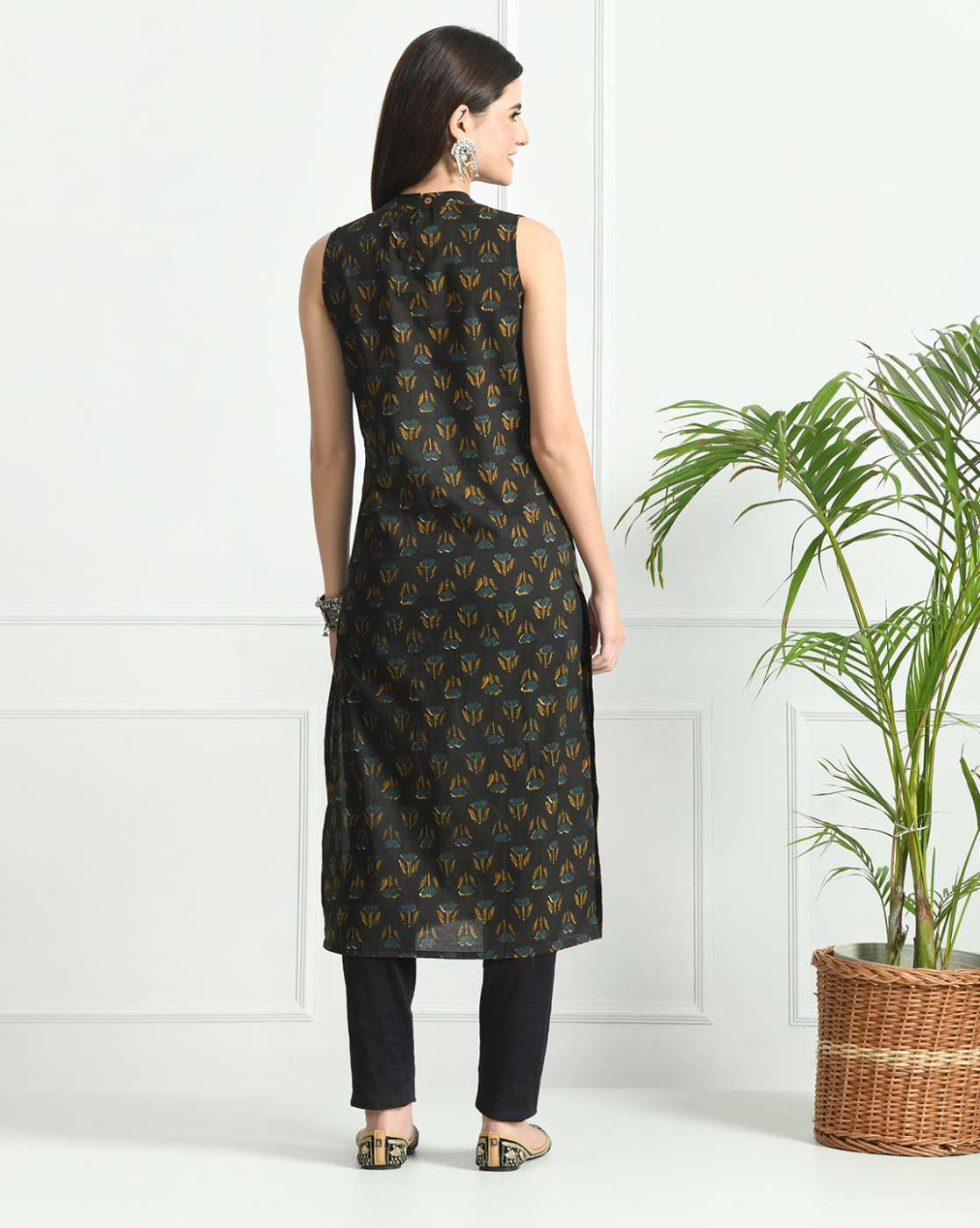 LIVING ROOTS Pure Cotton Ethenic Casual Short Staright Kurti for Girls/Women 3/4 Sleeve (6491)