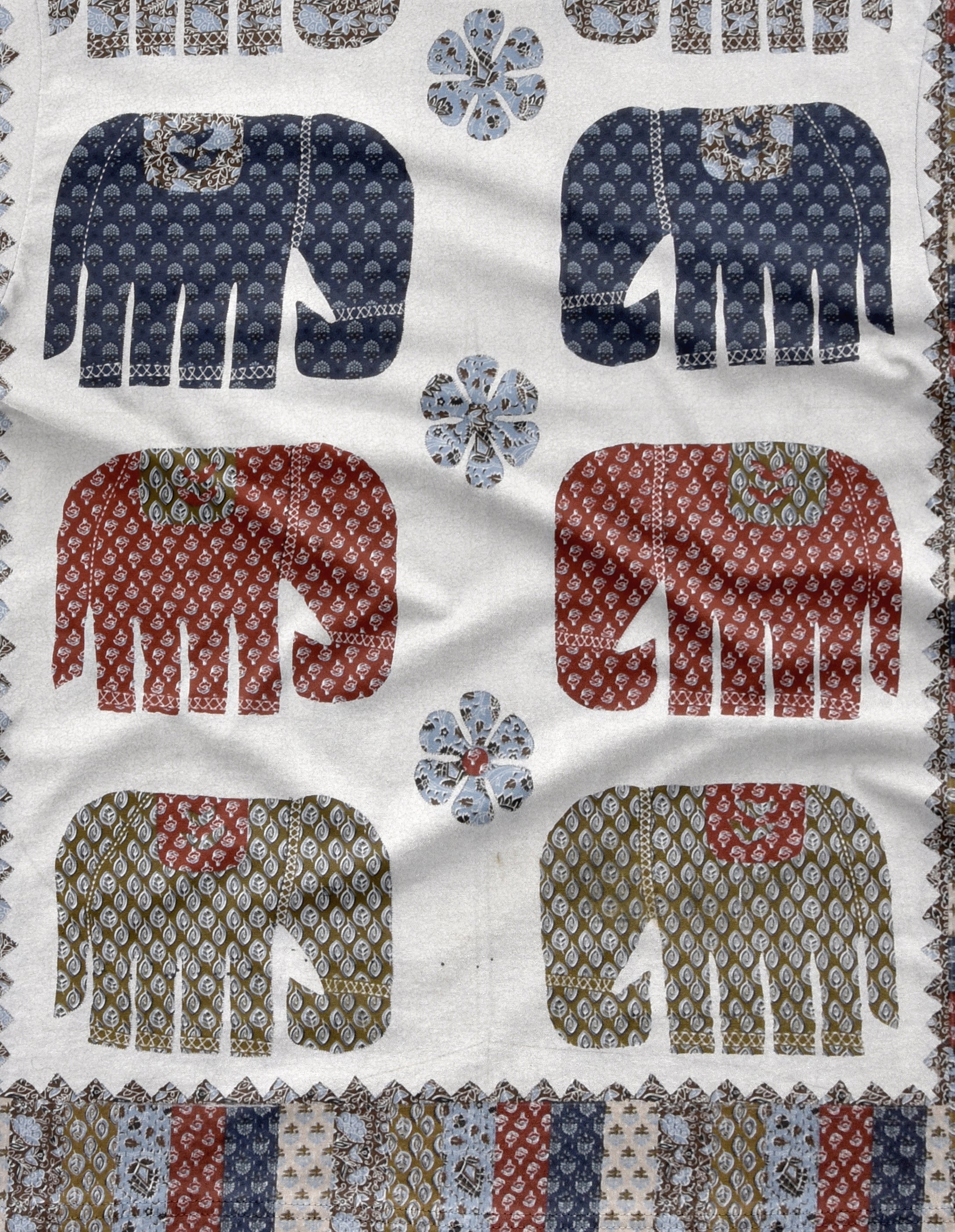 LIVING ROOTS Pure Cotton Barmeri Elephant Print 1 King Size Bedsheet  96*104 inches (8*8.5 Feet) With 2 Pillow Cover | Rich Fast Colour with No Colour Bleeding (31-017-A)