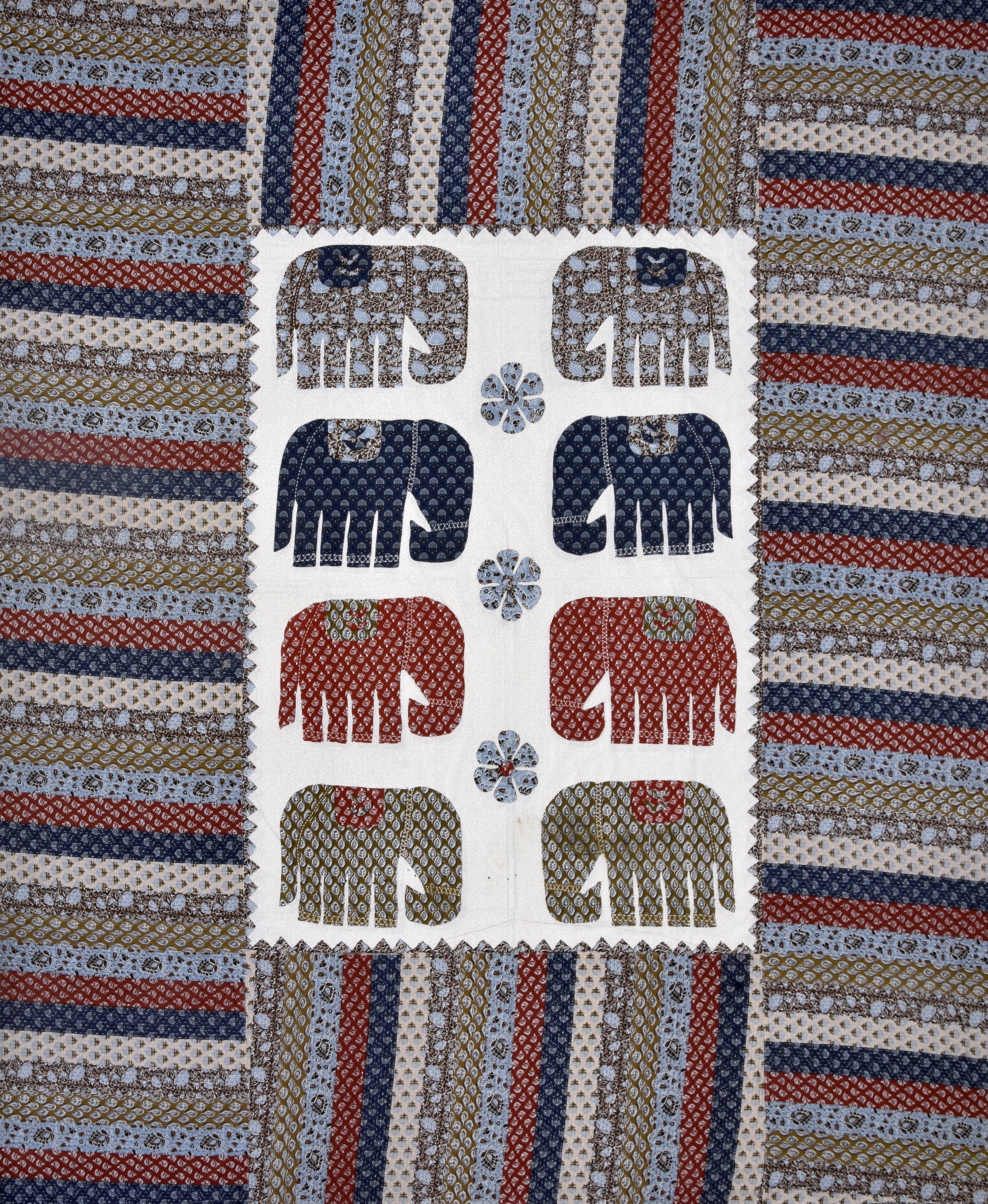 LIVING ROOTS Pure Cotton Barmeri Elephant Print 1 King Size Bedsheet  96*104 inches (8*8.5 Feet) With 2 Pillow Cover | Rich Fast Colour with No Colour Bleeding (31-017-A)