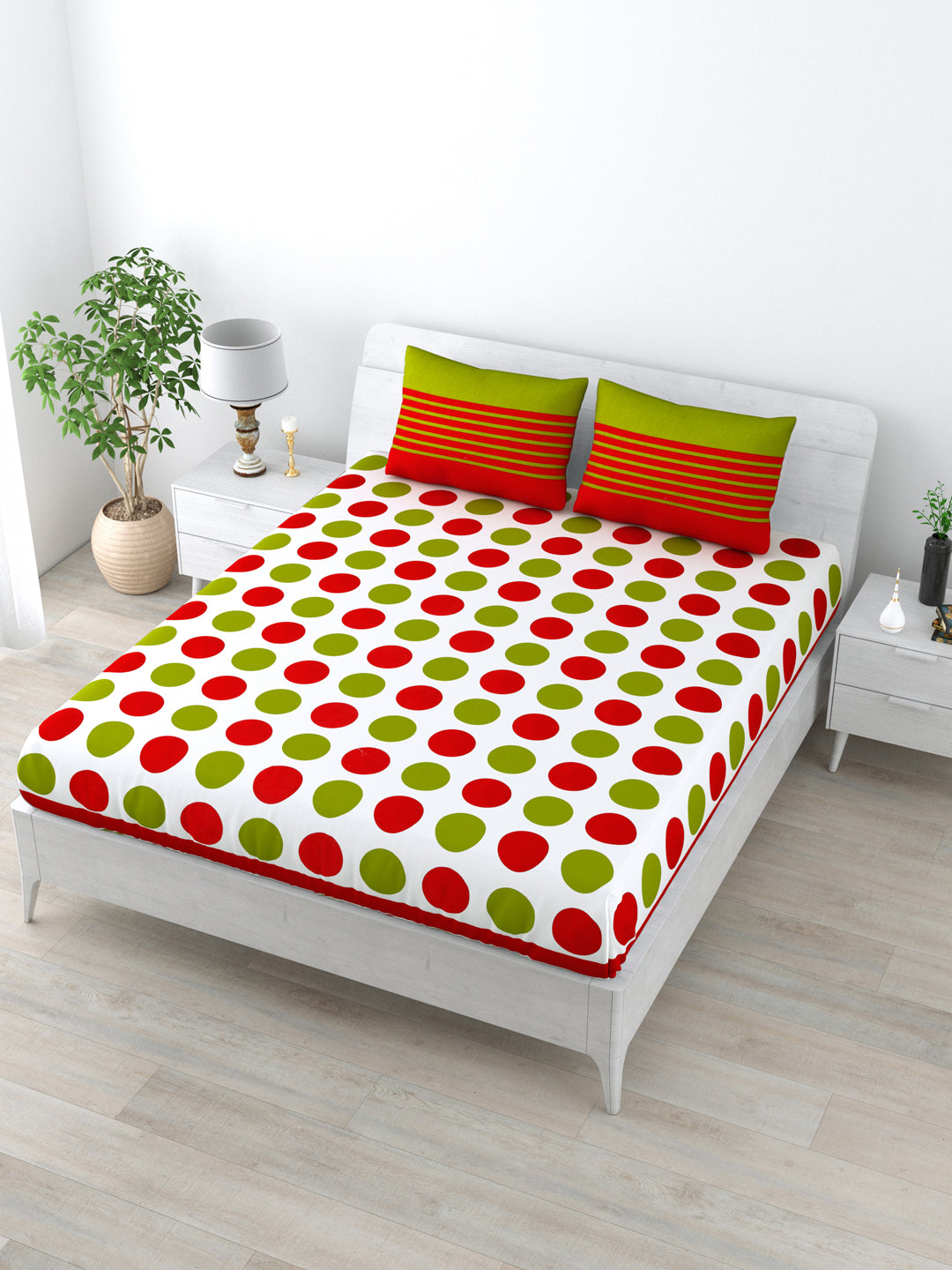 Cotton Breathable Supersoft Wrinkelfree Double Bedsheet with 2 Pillow Covers Red Green Colour