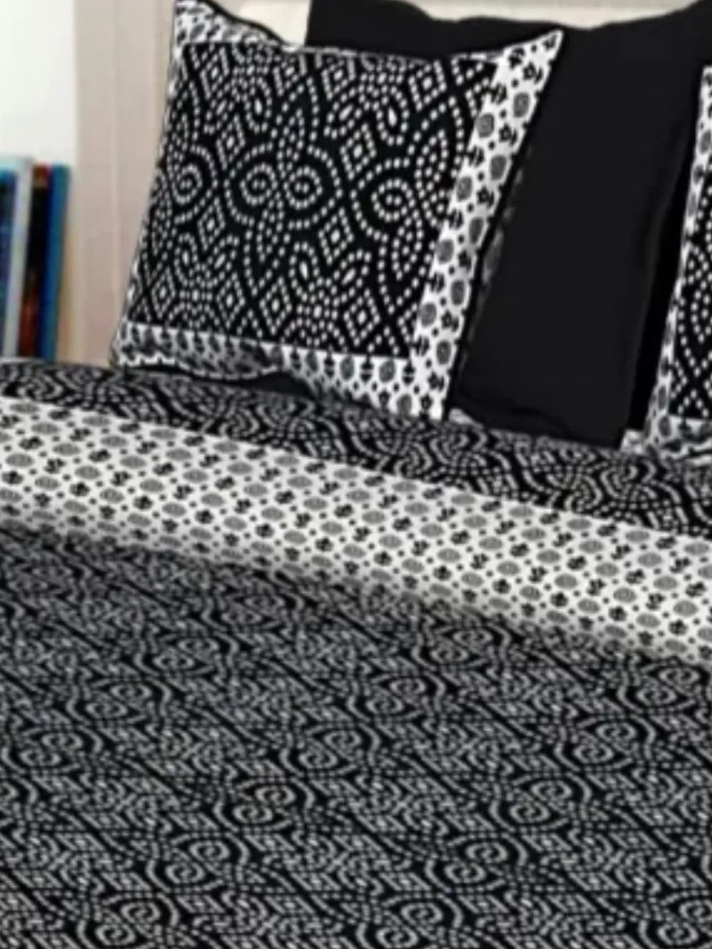 LIVING ROOTS 1 Queen Size Bedsheet 86*96 inches (7*8 Feet) with 2 Pillow Cover | Pure Cotton | Rich Fast Colour with No Colour Bleeding | Soft, Breathable & Skin Friendly, Keeps Your Body Cool (342-C)