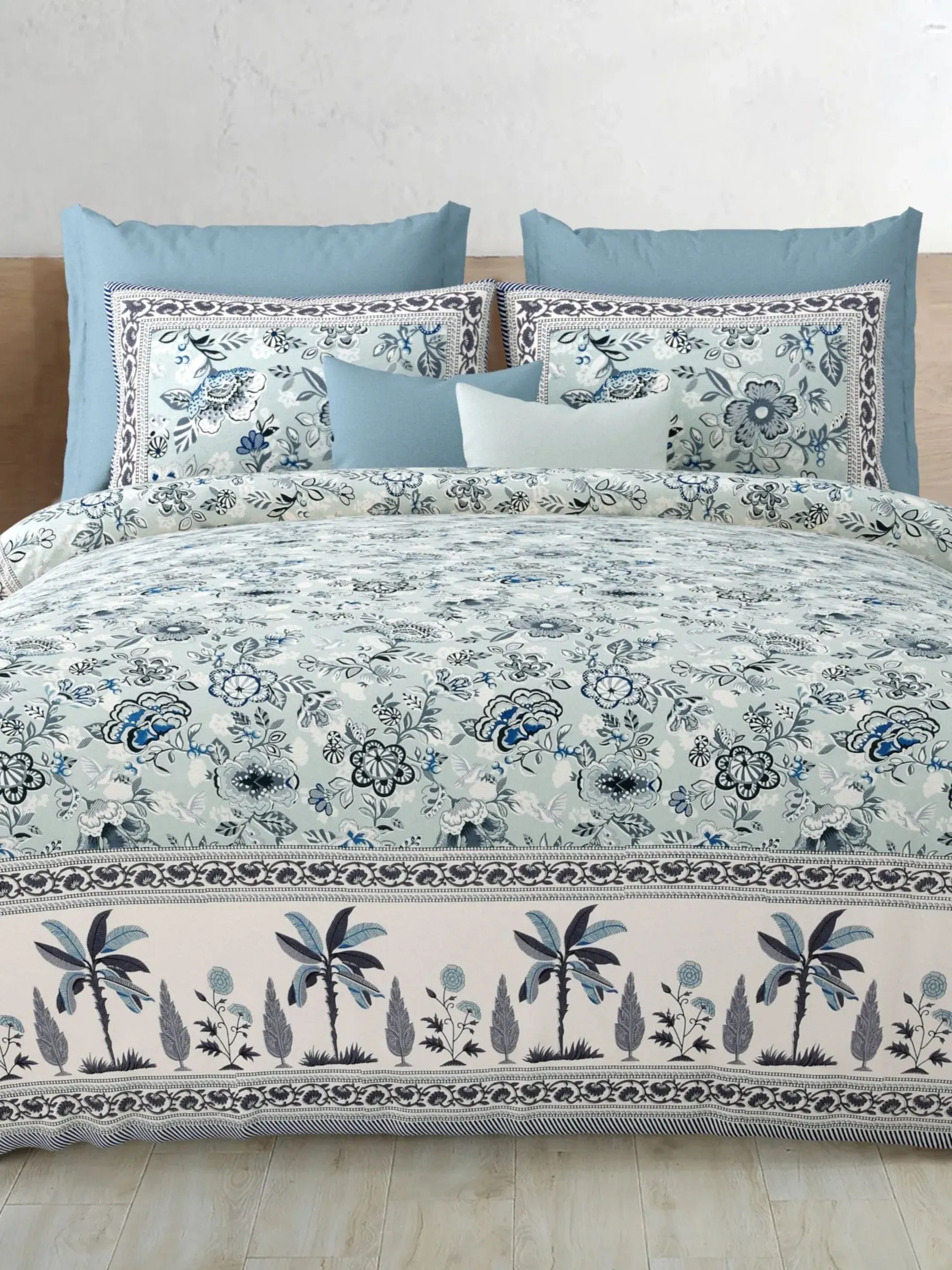 LIVING ROOTS 1 Super King Size Bedsheet 104*104 (8.5*8.5) feet with 2 Pillow Cover | Twill Cotton | Rich Fast Colour with No Colour Bleeding | Soft, Breathable & Skin Friendly, Keeps Your Body  Cool (378-C)
