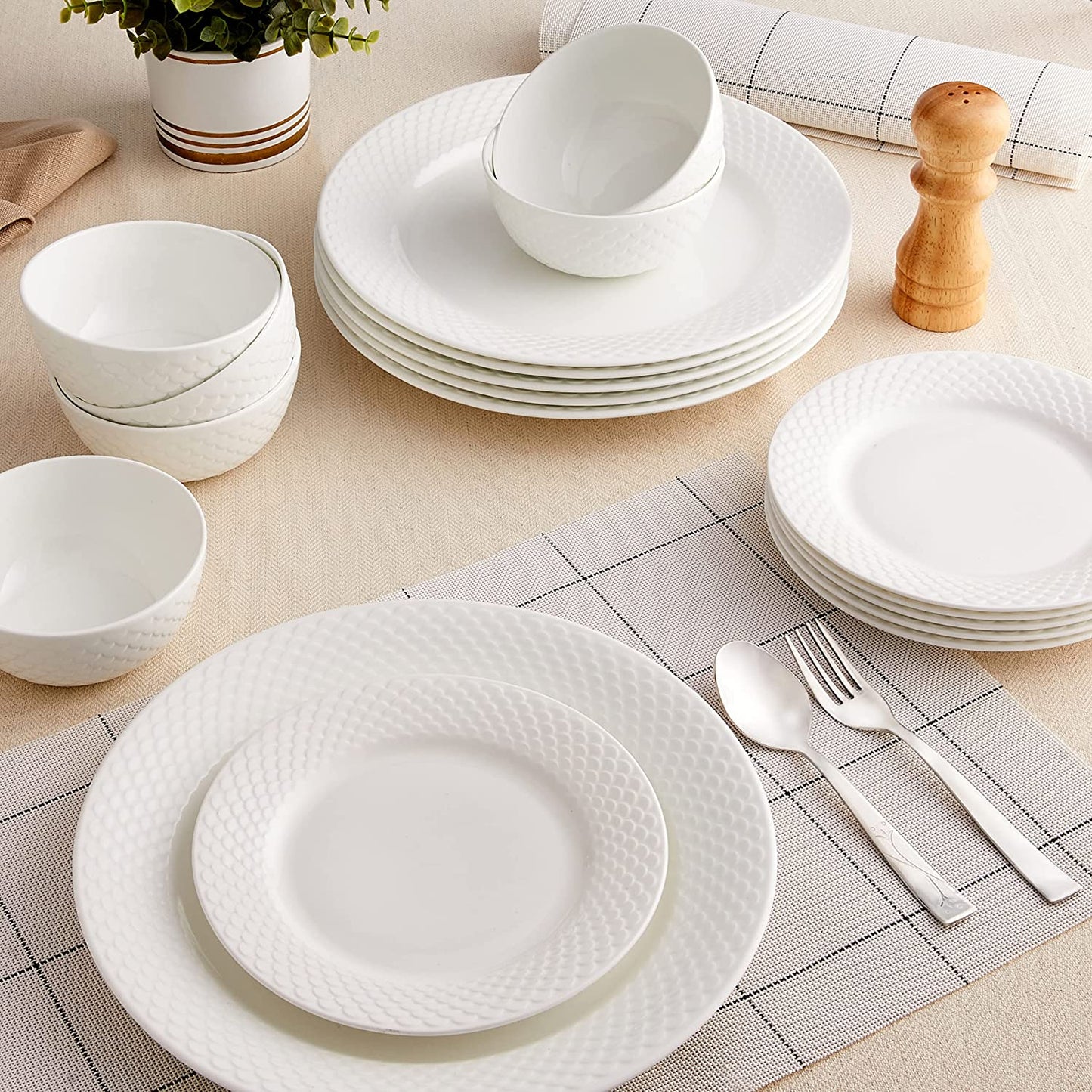 Ripple Georgian Plain White Dinner Set of 18, for Six Persons