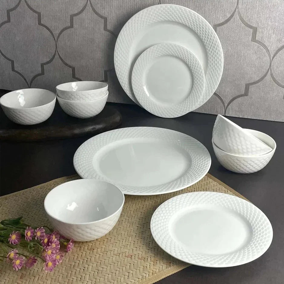 Ripple Georgian Plain White Dinner Set of 18, for Six Persons